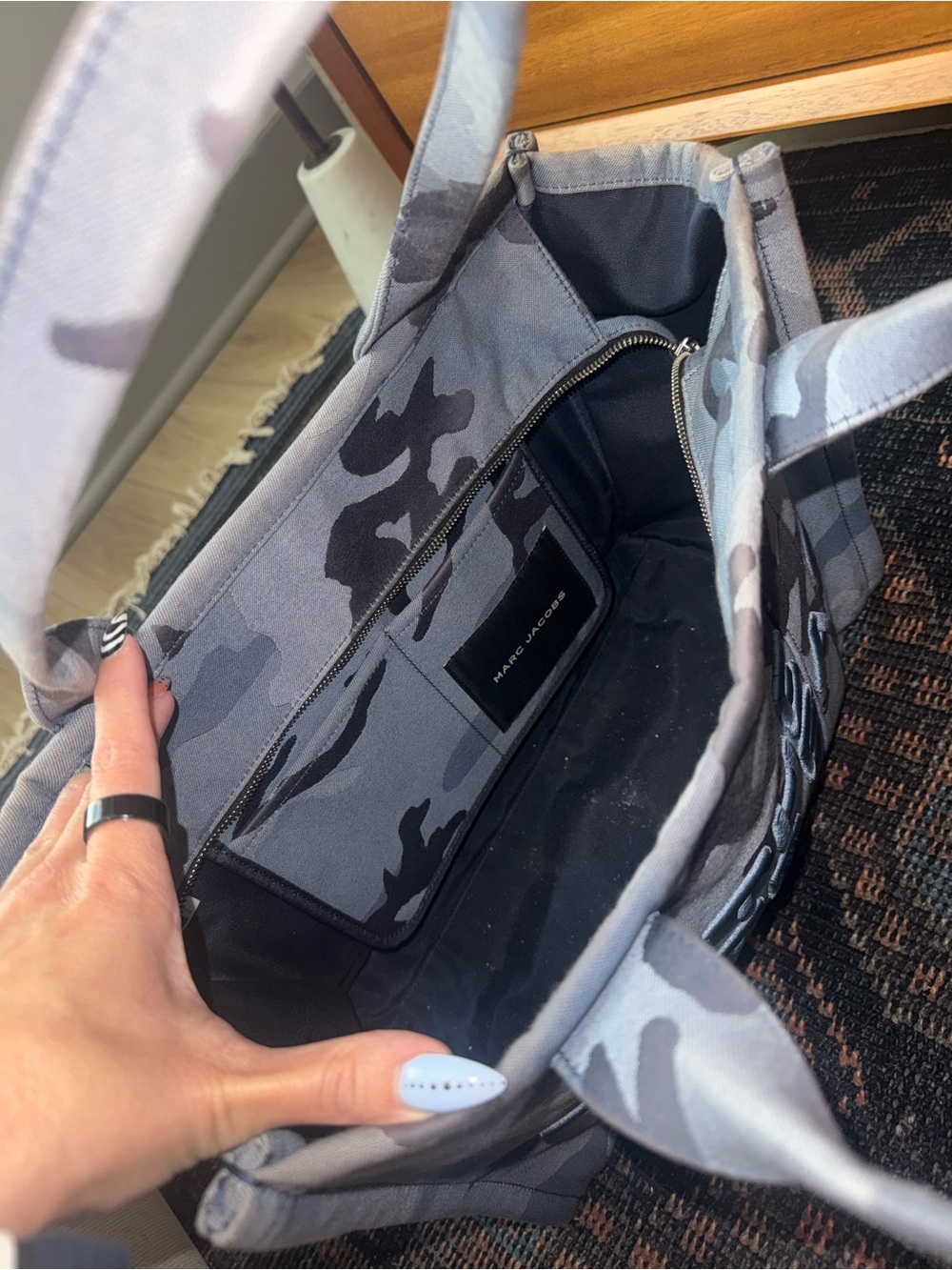 Marc Jacobs Gray Camo Tote Bag - Picture 6 of 7